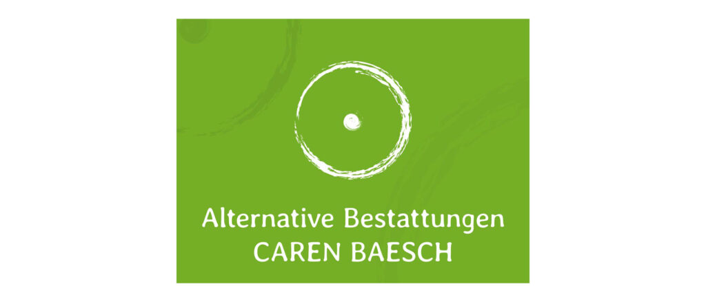 Caren Beasch ist Bestatterin und Trauerbegleiterin mit dem Schwerpunkt auf individuellen, nachhaltigen und persönlichen Abschieden. An ihrem Messestand und in ihrem Kurzvortrag zeigt sie, wie zeitgemäße und persönlich gestaltete Trauerfeiern aussehen können.